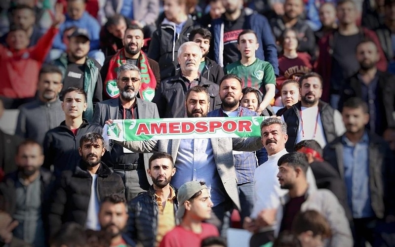 Amedspor Başkanı maçı taraftarlarla birlikte izledi
