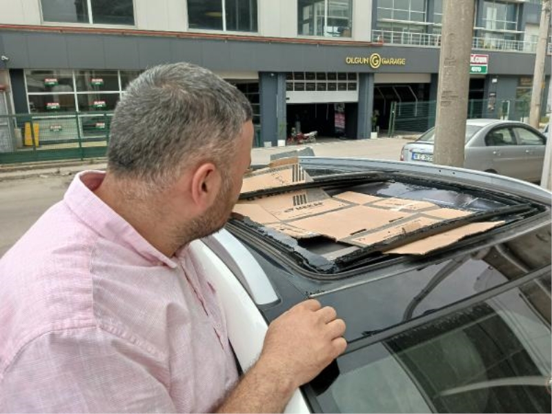 Apartmandan atılan kemik, otomobilde 25 bin liralık hasara yol açtı