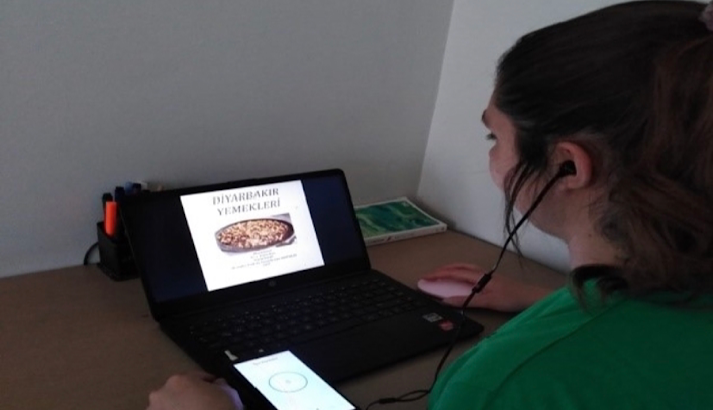 Dicle Üniversitesi engelliler için yemek kitabı seslendirdi