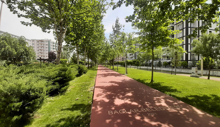 Bölgenin en büyük gül bahçesi Bağlar’da