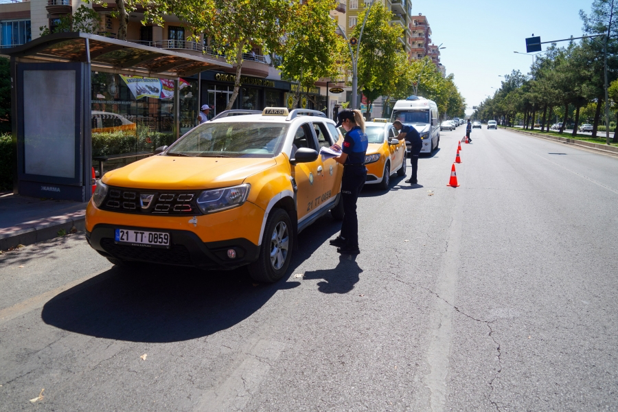 Diyarbakır zabıtası usülsüzlüğe geçit vermiyor 
