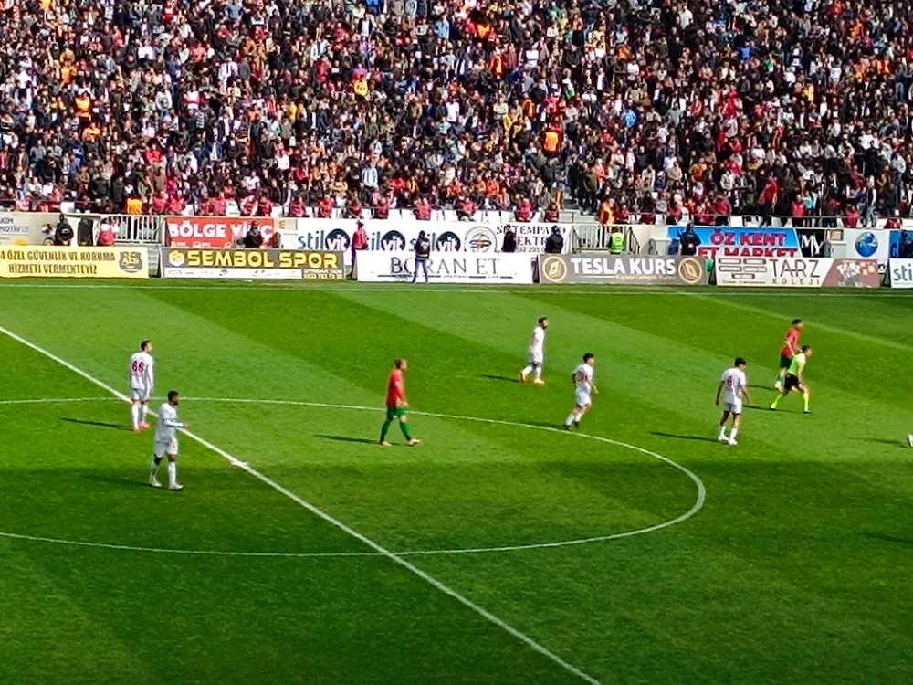 Amedspor - 24 Erzincanspor maçı ilk yarı: 0-0
