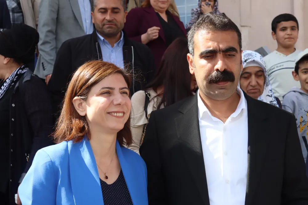 DEM Parti Diyarbakır Eş Başkan Adayları oylarını kullandı 