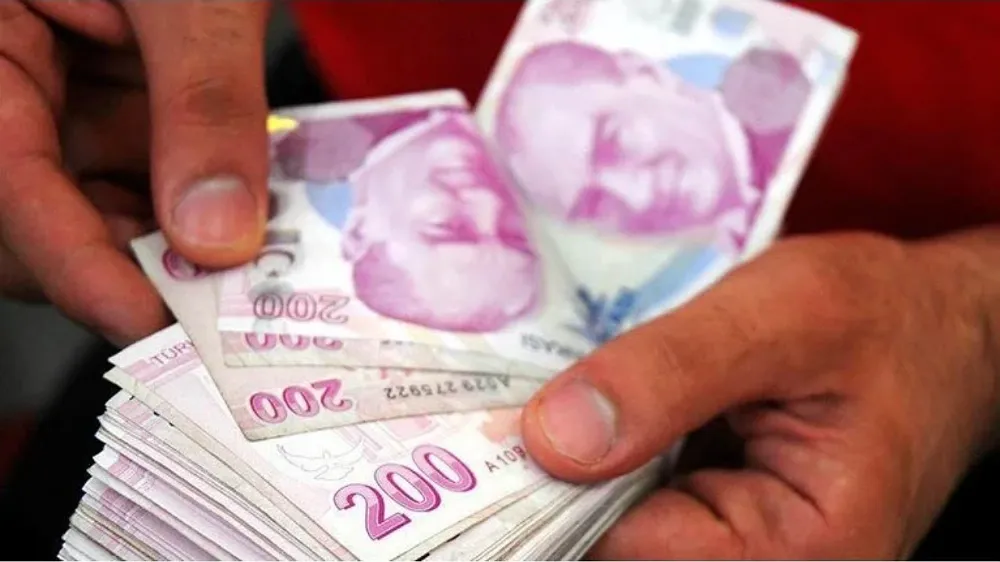 En düşük emekli maaşı 12 bin 500 lira oldu 