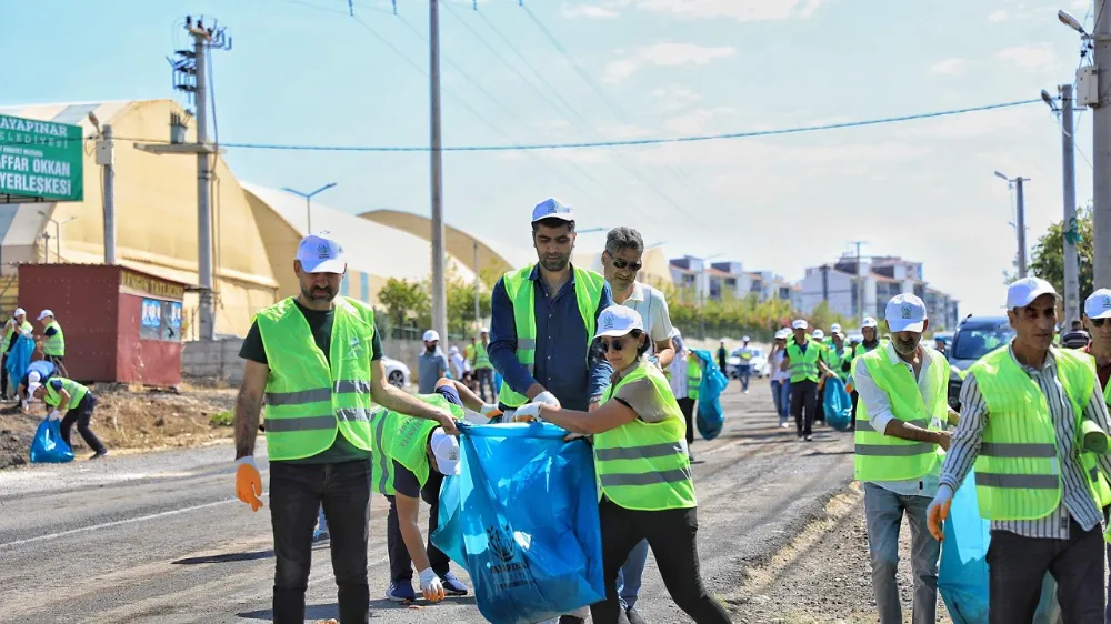 Eş başkanlardan çöp toplama mesaisi 
