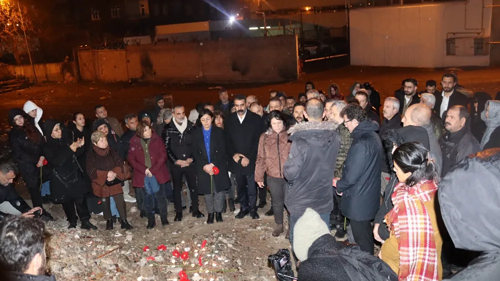 Diyarbakır, depremde hayatını kaybedenleri unutmadı