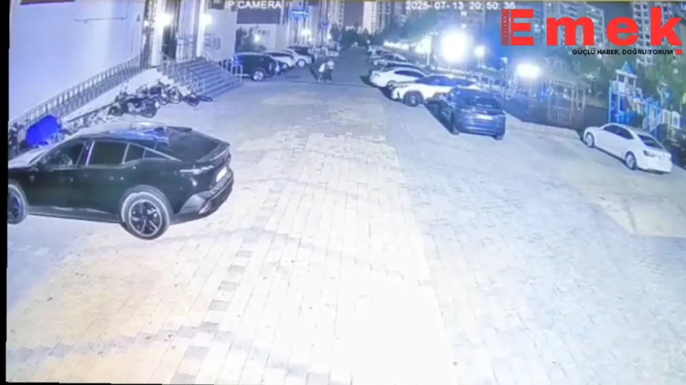 Oğlunun kavga ettiği çocuğa silah çekti 