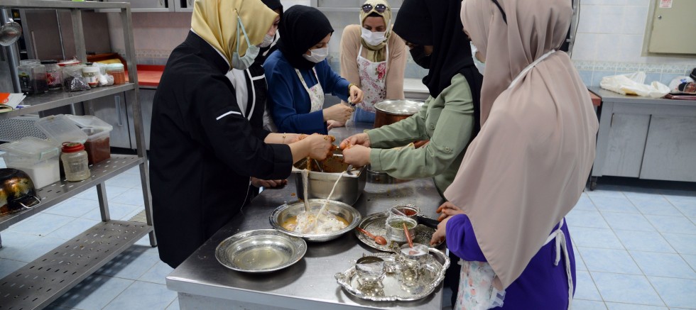 Diyarbakır yöresel yemekler kursu eğitimlerine başladı. 